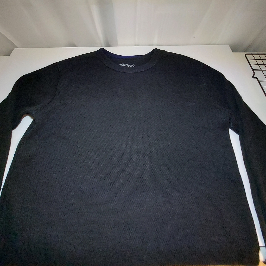 Men's Black Long-Sleeved Shirt